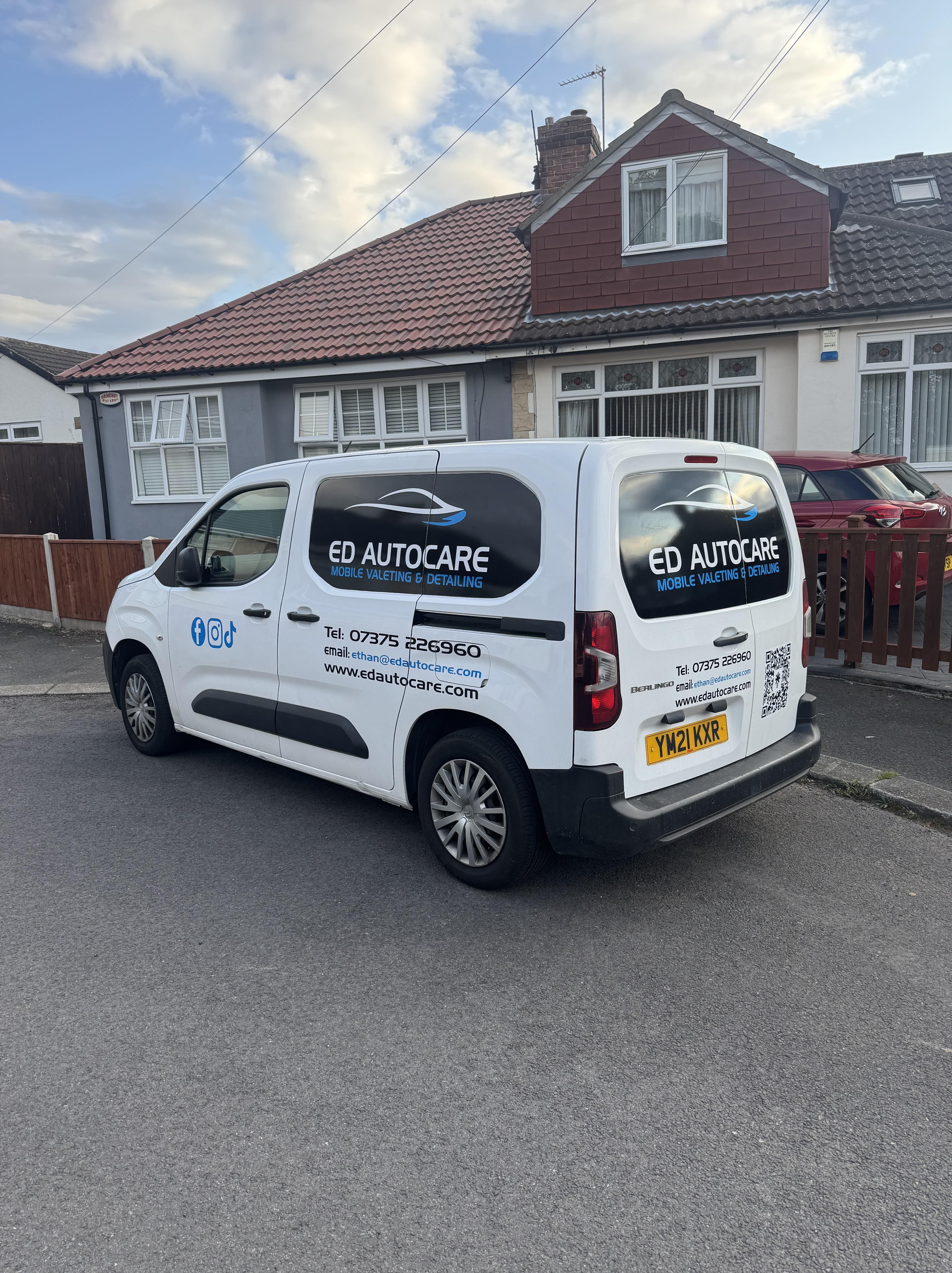 ED AutoCare workshop and team