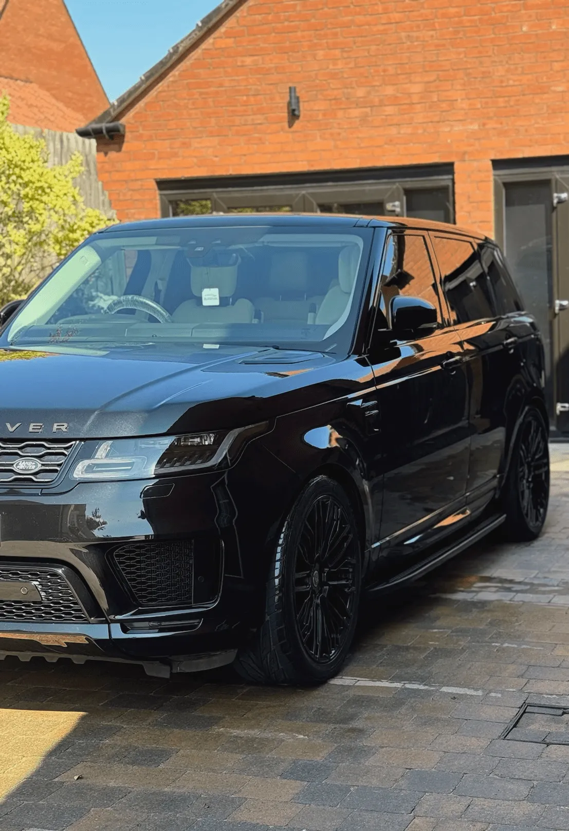 Range Rover with enhanced gloss finish